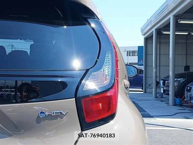 Toyota AQUA 2025-12 8128849-11