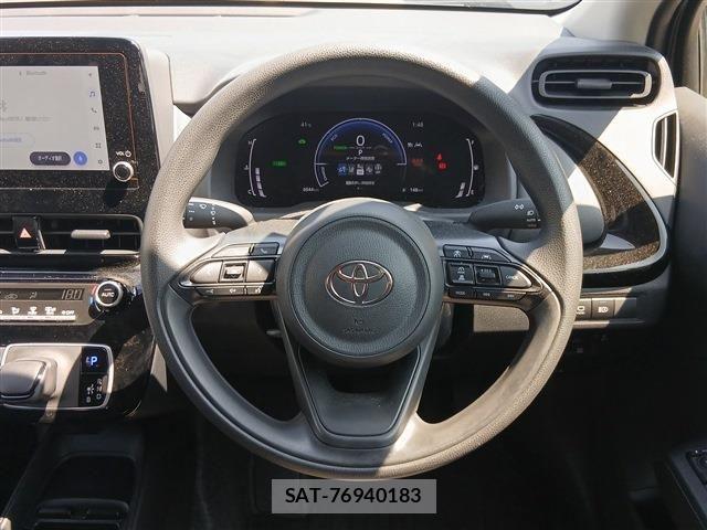 Toyota AQUA 2025-12 8128849-17
