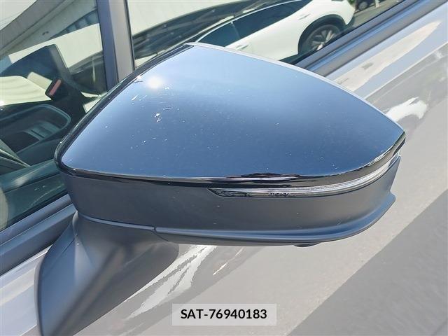 Toyota AQUA 2025-12 8128849-28