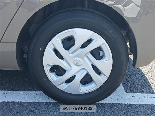 Toyota AQUA 2025-12 8128849-29