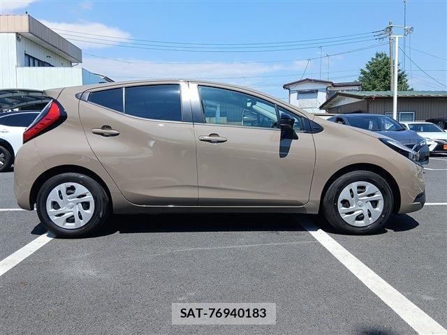 Toyota AQUA 2025-12 8128849-7