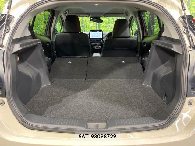 Toyota AQUA 2024-01 8128860-9