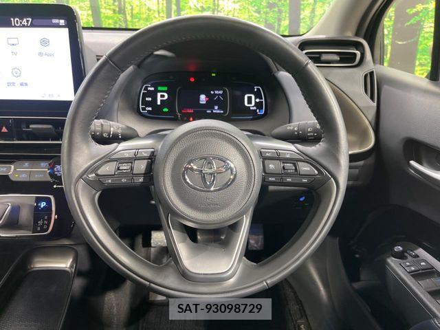 Toyota AQUA 2024-01 8128860-10