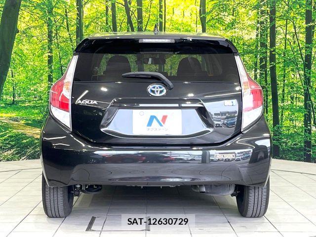 Toyota AQUA 2016-03 8128883-14
