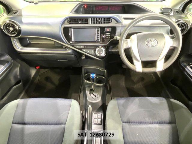 Toyota AQUA 2016-03 8128883-1