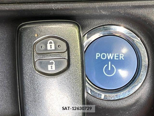 Toyota AQUA 2016-03 8128883-6