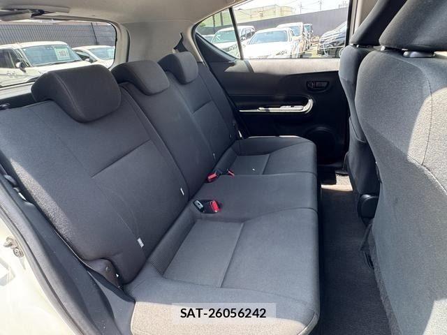 Toyota AQUA 2018-10 8128876-9