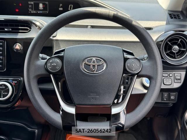 Toyota AQUA 2018-10 8128876-11
