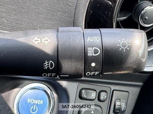 Toyota AQUA 2018-10 8128876-16