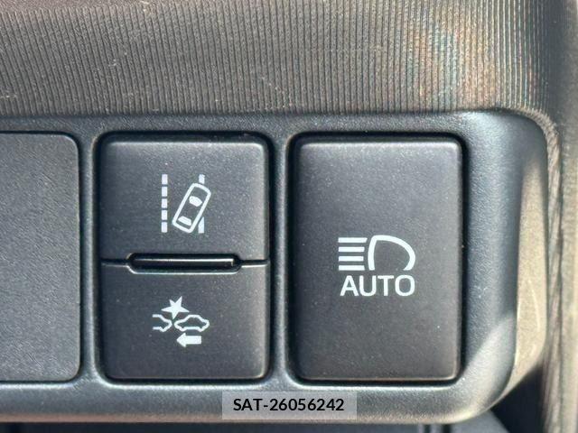 Toyota AQUA 2018-10 8128876-26
