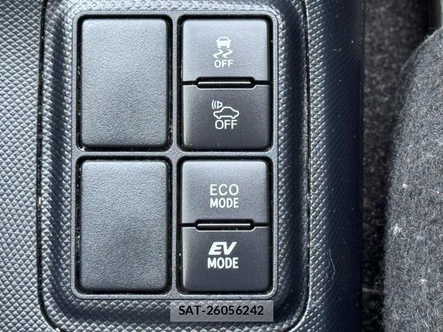 Toyota AQUA 2018-10 8128876-27