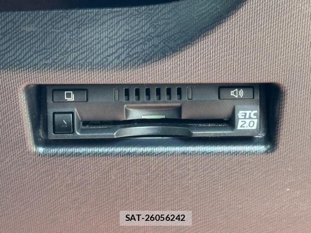 Toyota AQUA 2018-10 8128876-28