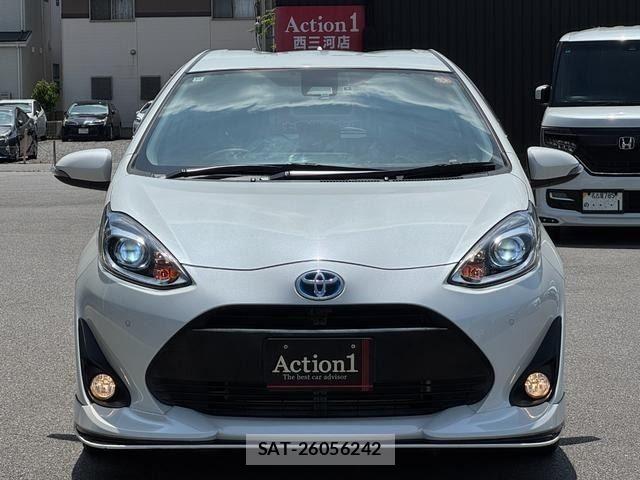 Toyota AQUA 2018-10 8128876-2