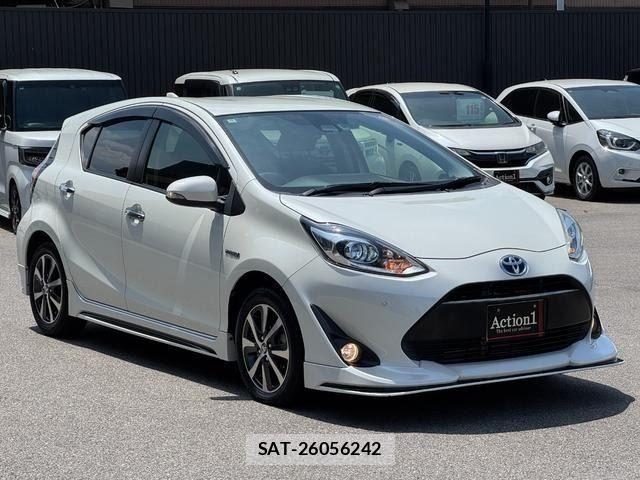 Toyota AQUA 2018-10 8128876-6