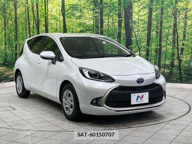 Toyota AQUA 2022-03 8128862-15