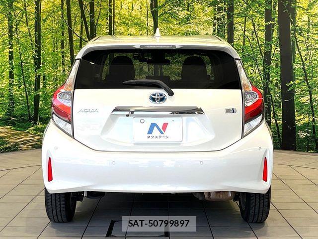 Toyota AQUA 2018-12 8128873-14