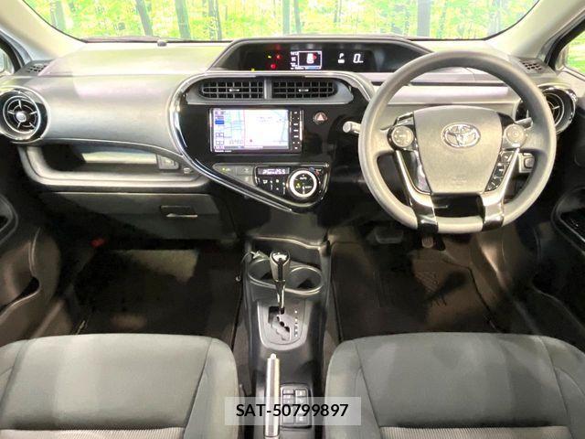 Toyota AQUA 2018-12 8128873-1