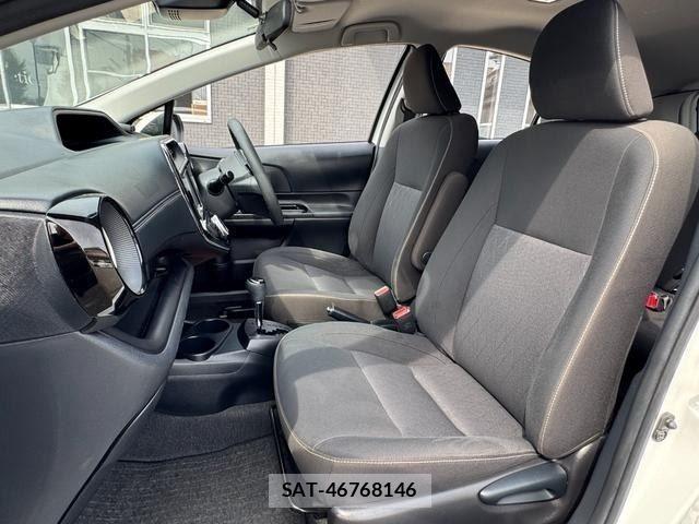 Toyota AQUA 2020-03 8128875-10