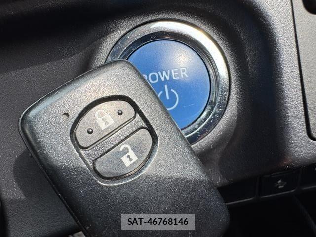 Toyota AQUA 2020-03 8128875-16