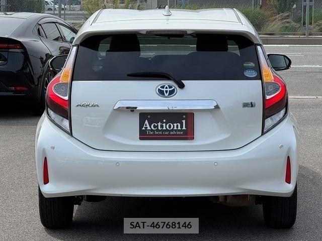 Toyota AQUA 2020-03 8128875-4