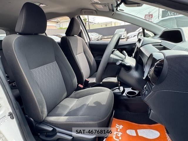 Toyota AQUA 2020-03 8128875-8