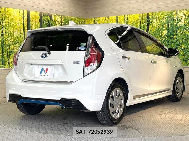 Toyota AQUA 2015-10 8128874-16