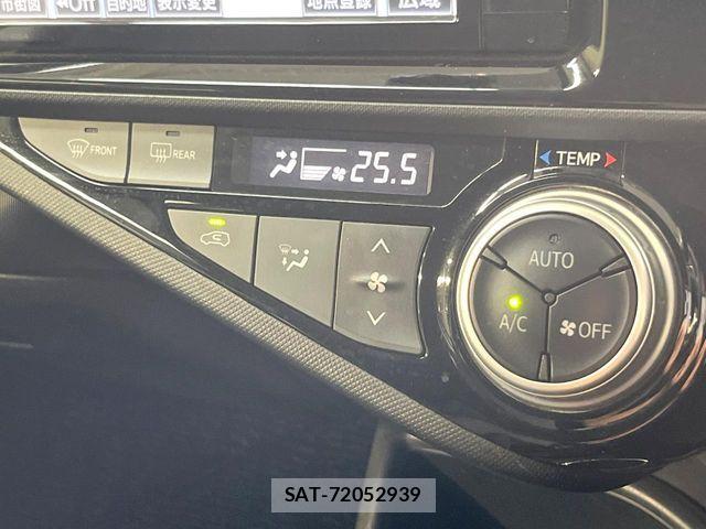 Toyota AQUA 2015-10 8128874-6