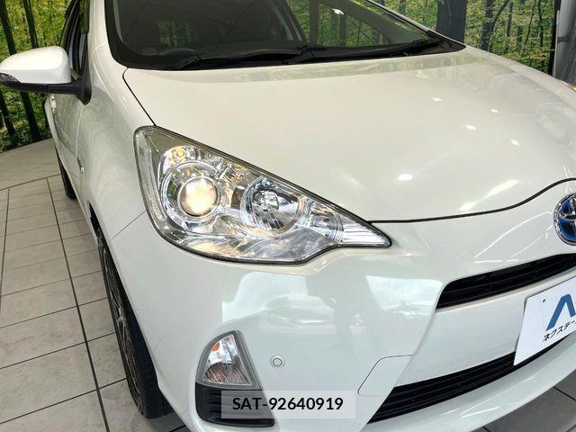Toyota AQUA 2014-09 8128897-11