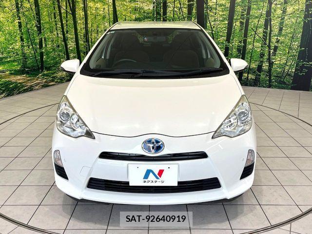 Toyota AQUA 2014-09 8128897-13