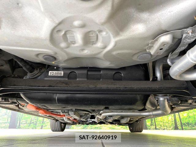 Toyota AQUA 2014-09 8128897-18