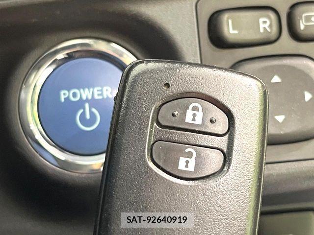 Toyota AQUA 2014-09 8128897-5