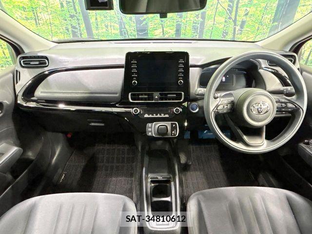 Toyota AQUA 2022-03 8128869-1