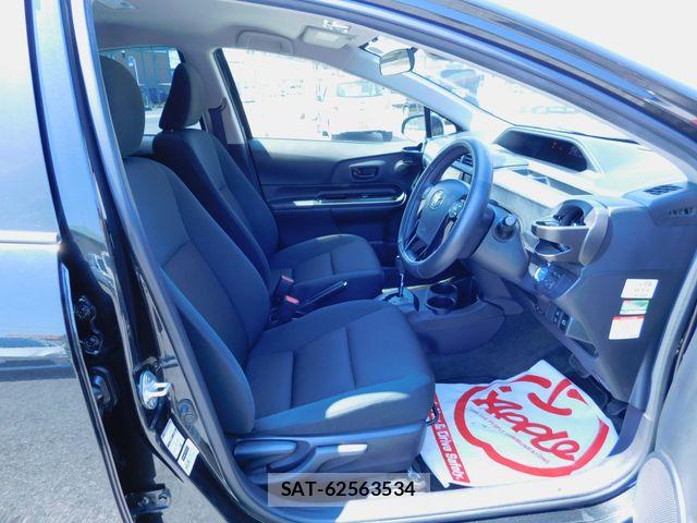 Toyota AQUA 2017-02 8128904-10