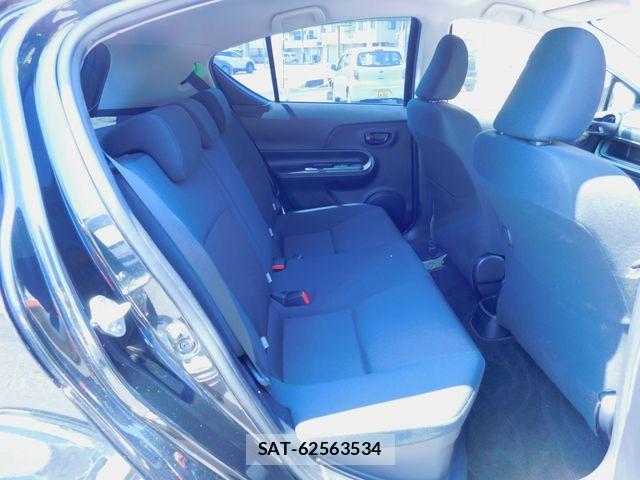 Toyota AQUA 2017-02 8128904-14