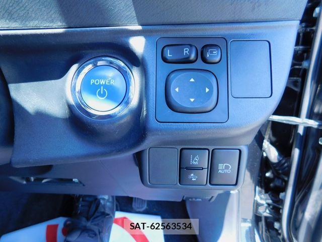 Toyota AQUA 2017-02 8128904-20