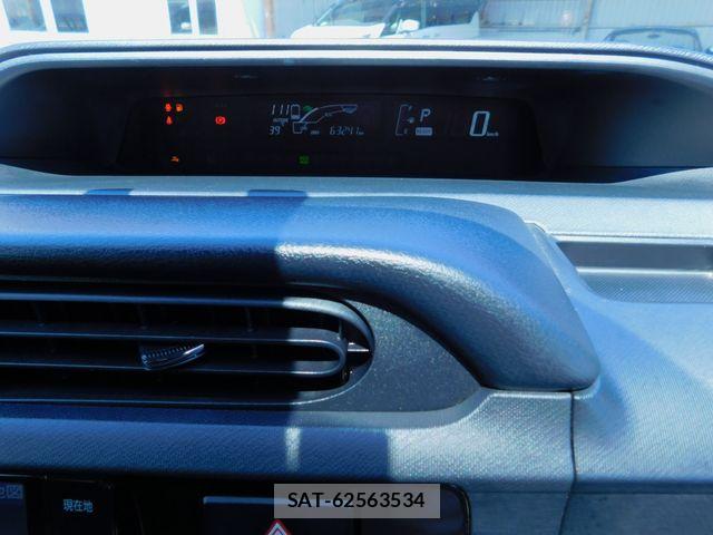 Toyota AQUA 2017-02 8128904-21