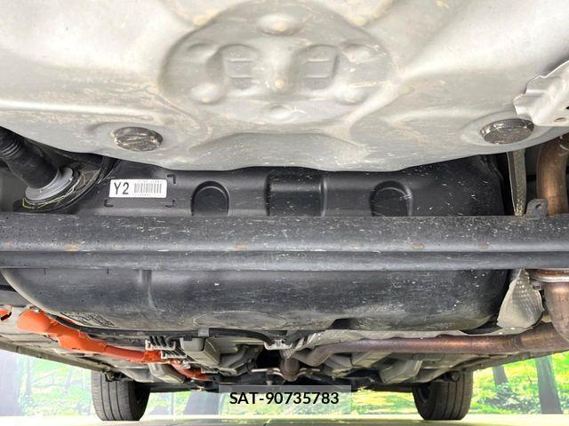 Toyota AQUA 2019-06 8128903-18