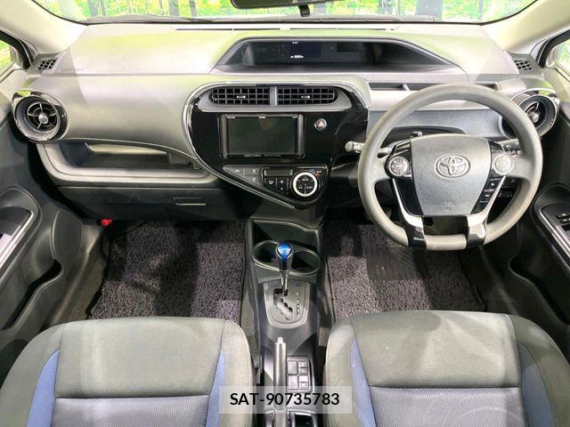 Toyota AQUA 2019-06 8128903-1