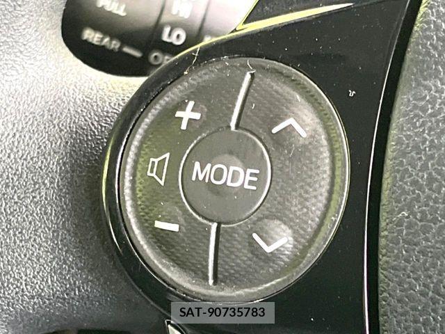 Toyota AQUA 2019-06 8128903-6