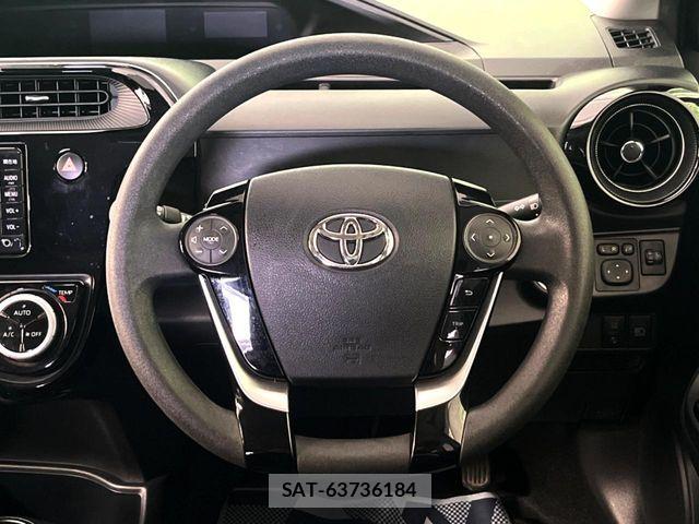 Toyota AQUA 2017-12 8128889-12