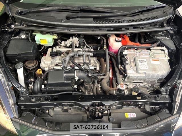 Toyota AQUA 2017-12 8128889-16