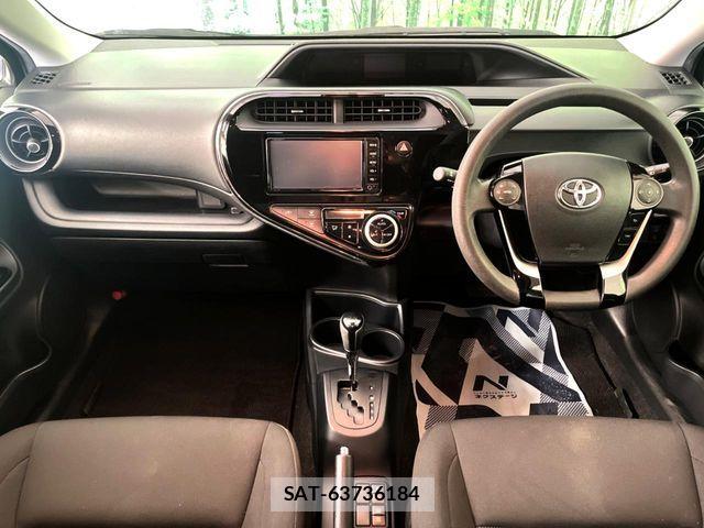 Toyota AQUA 2017-12 8128889-1