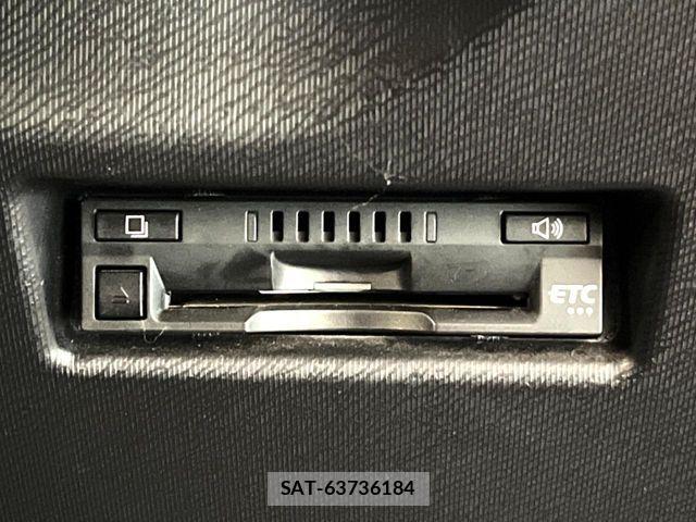 Toyota AQUA 2017-12 8128889-5