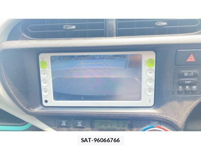 Toyota AQUA 2012-02 8128920-16