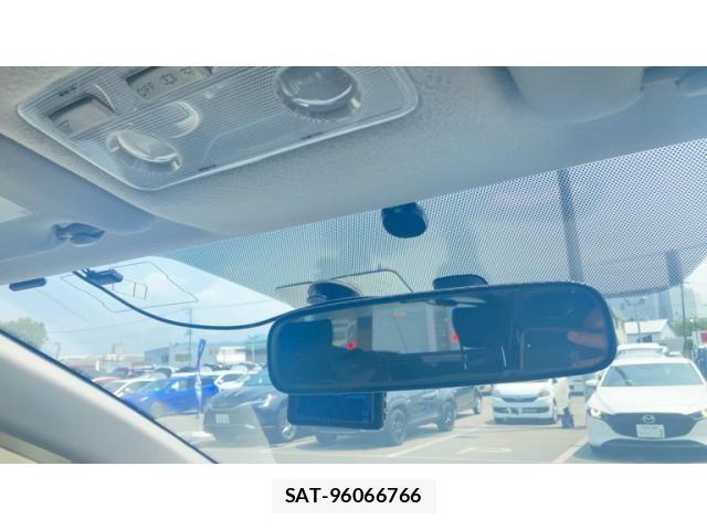 Toyota AQUA 2012-02 8128920-20