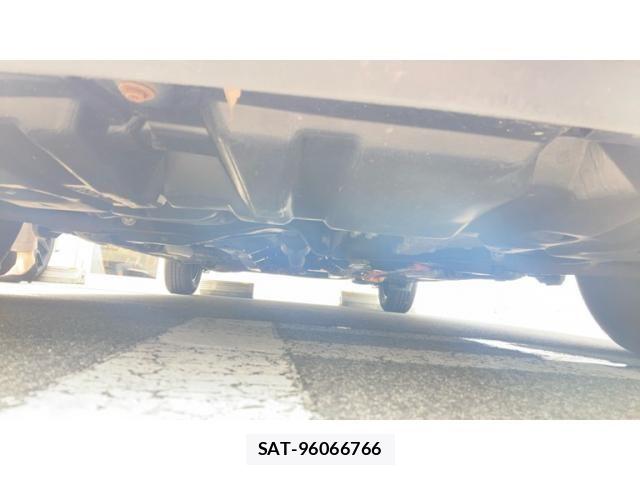 Toyota AQUA 2012-02 8128920-2