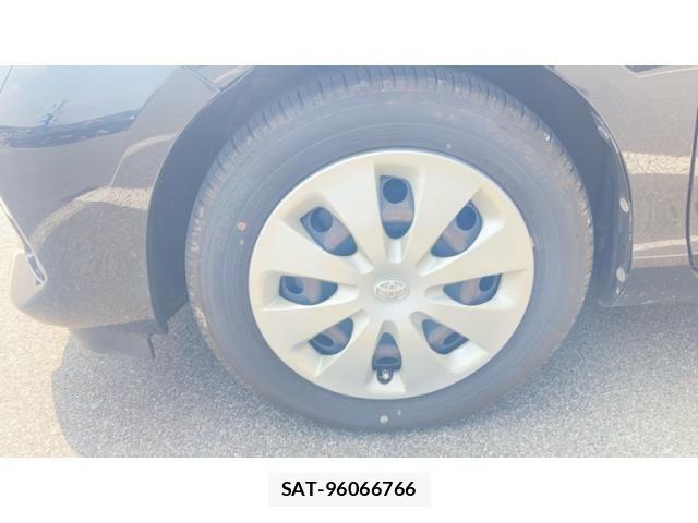 Toyota AQUA 2012-02 8128920-3