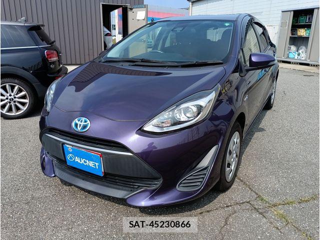 Toyota AQUA 2017-06 8128888-0