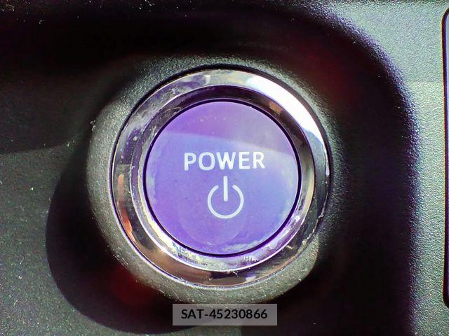 Toyota AQUA 2017-06 8128888-9