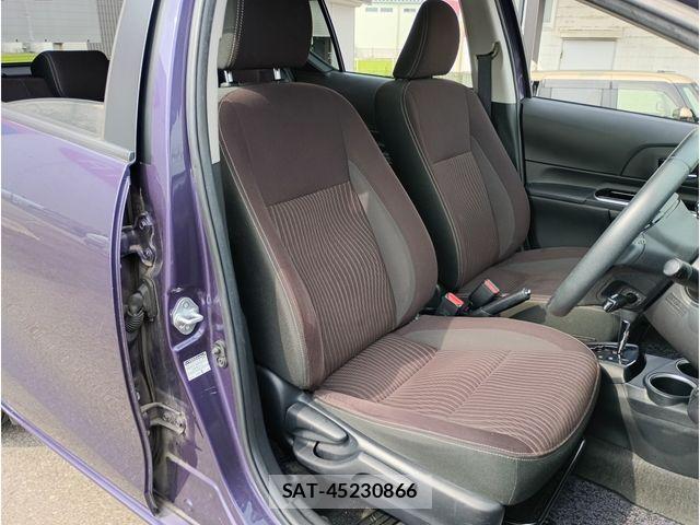 Toyota AQUA 2017-06 8128888-11